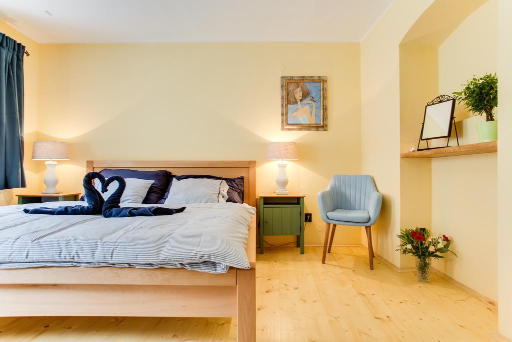 Amazing 5 Bedroom House Krumlov 82 - 4 Min Walk To Main Square Český Krumlov Kültér fotó