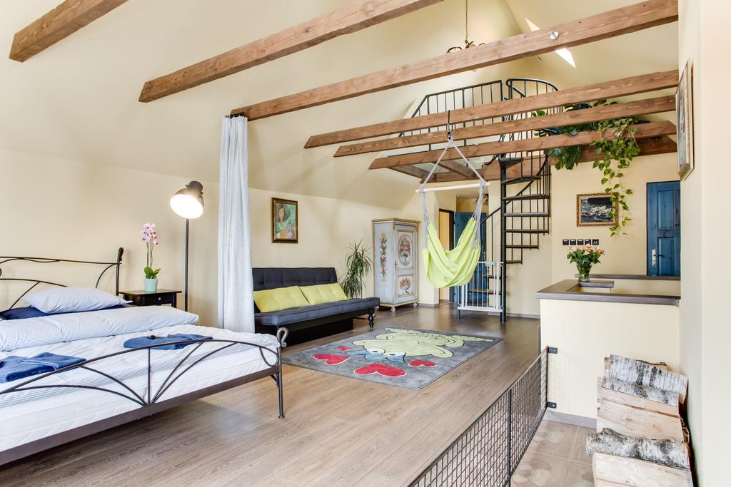 Amazing 5 Bedroom House Krumlov 82 - 4 Min Walk To Main Square Český Krumlov Kültér fotó